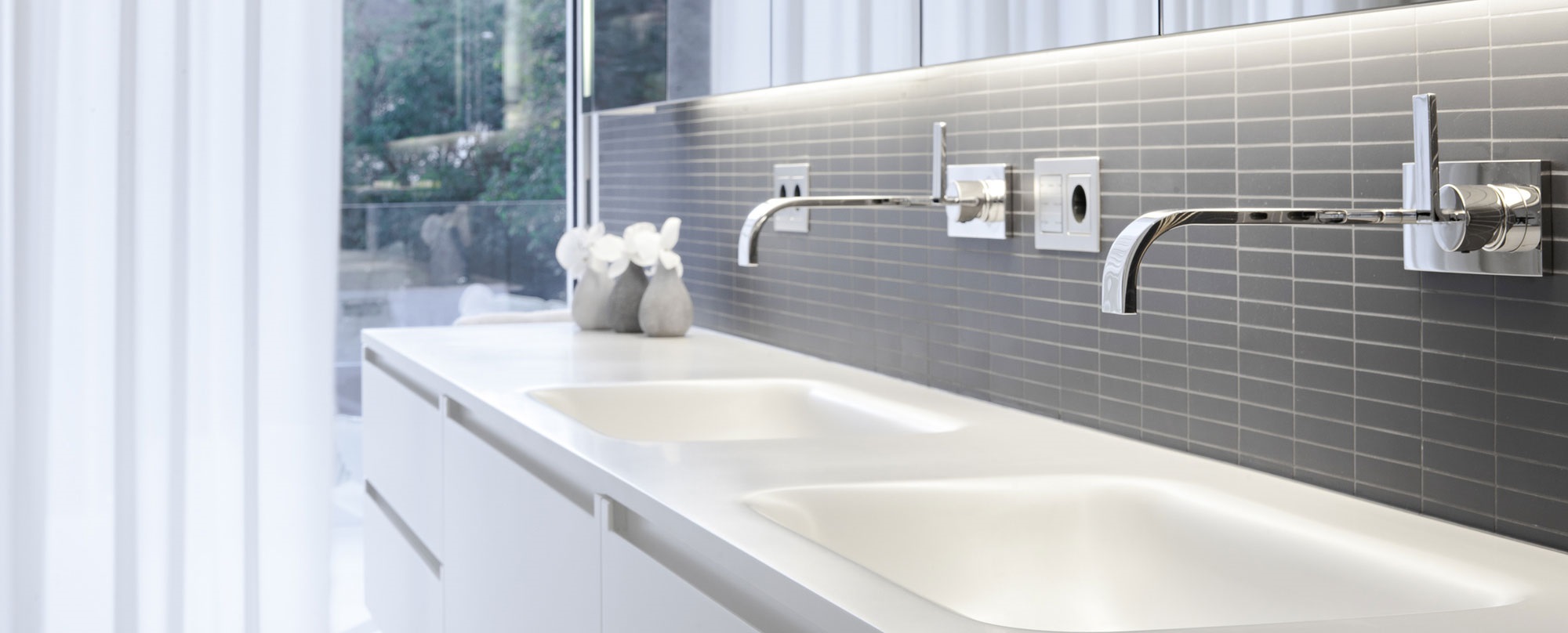 wall mounted faucets for bathroom sinks